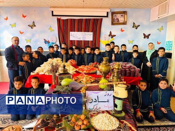 مراسم بزرگداشت ولادت حضرت فاطمه (س) و روز مادر در آموزشگاه پسرانه علاقبندنیا