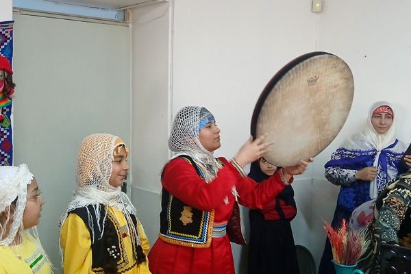 رنگین‌کمان فرهنگ‌ها در دل شهریار؛ جشنواره‌ای با طعم غذاهای محلی و لباس‌های رنگارنگ