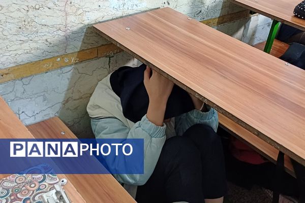 دانش‌آموزان دبیرستان زینبیه۲ شهریار آماده مقابله با زلزله