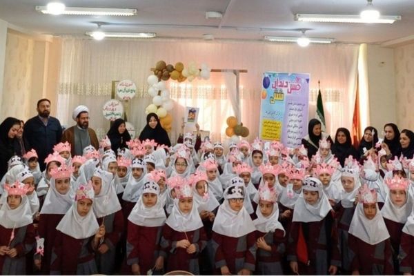 آموزش بهداشت دهان و دندان با برگزاری جشن دندان شش در مدارس ناحیه ۳ تبریز