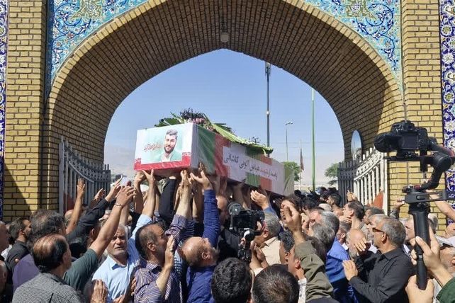 تشییع باشکوه پیکر شهدای مبارزه با اسرائیل در کاشان