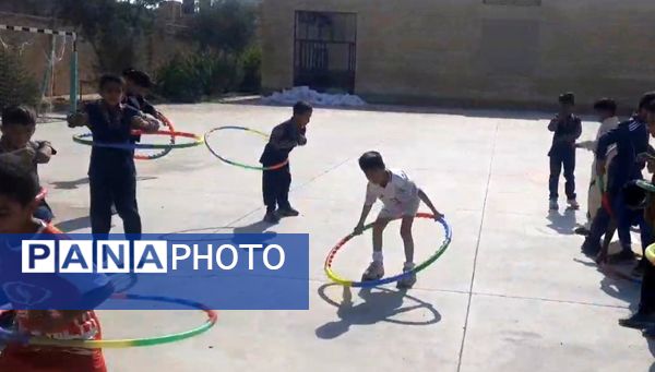 برگزاری بازی‌های ورزشی در مدرسه قمر بنی هاشم شهرستان زارچ