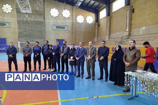 حضور دانش‌آموزان ابتدایی ناحیه دو شهرری در مسابقات فوتسال