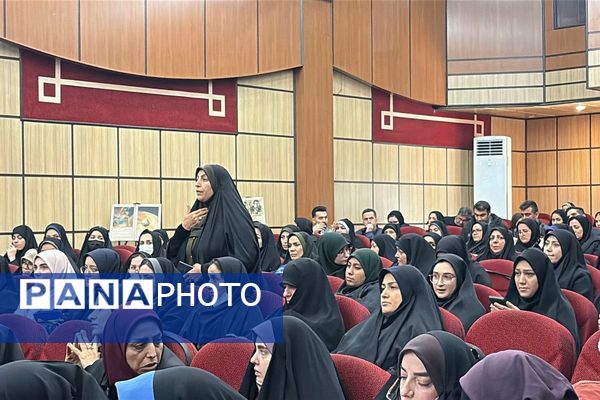 نشست تخصصی افق نو در تربیت جهت اجرایی سازی طرح «ایرانمون»