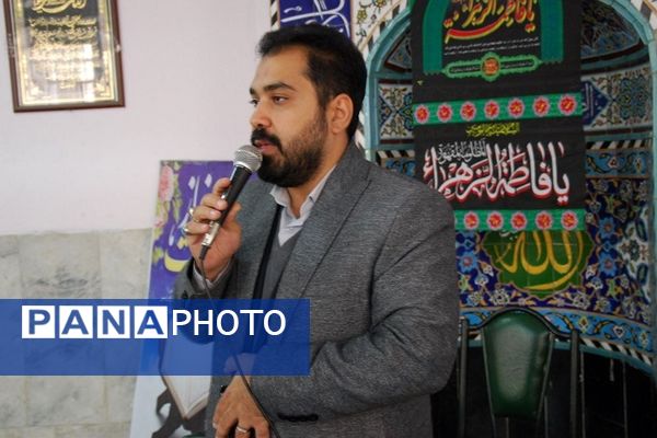 نماز جماعت به‌مناسبت هفته قرآن، عترت نماز در دبیرستان الغدیر ناحیه یک شهرری