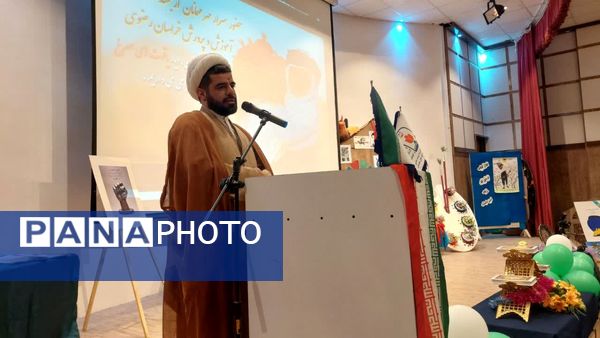 آیین تجلیل از برگزیدگان مسابقات قرآن، عترت، نماز و فرهنگی و هنری در بجستان