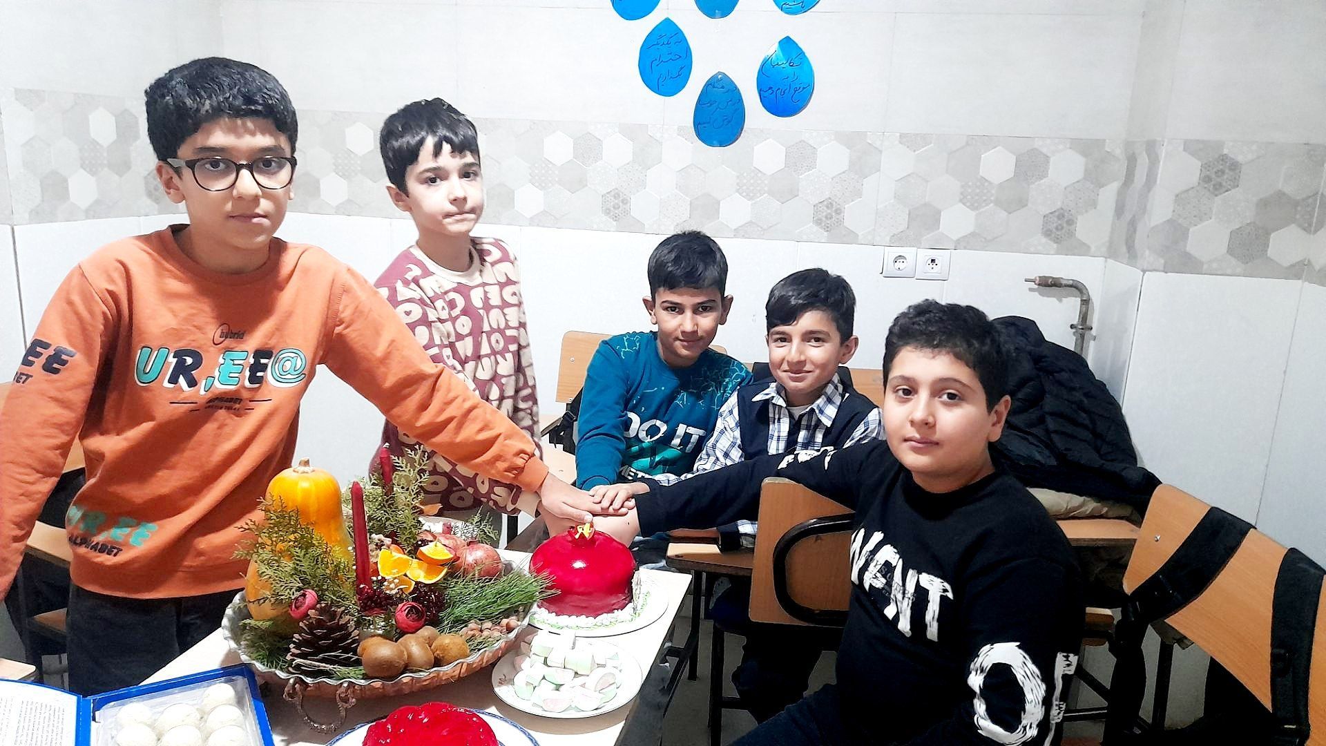 کلاس کوچک ما محرابی برای قصه‌های یلدایی و زمزمه‌های رجبی بود