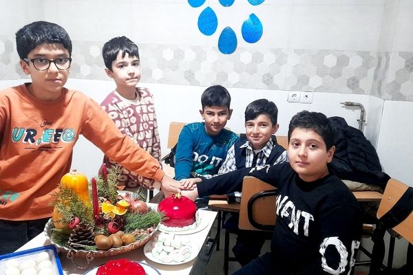 کلاس کوچک ما محرابی برای قصه‌های یلدایی و زمزمه‌های رجبی بود