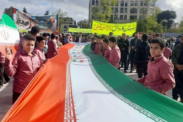 ما وارثان 13 آبانیم