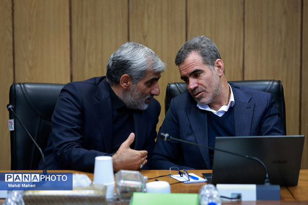 جلسه ستاد راهبری نظام مراقبت اجتماعی دانش‌آموزان (نماد)