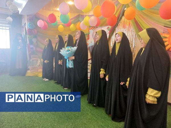 مراسم روز معلم به مناسبت هفته معلم در دبستان شاهد تحقیقی