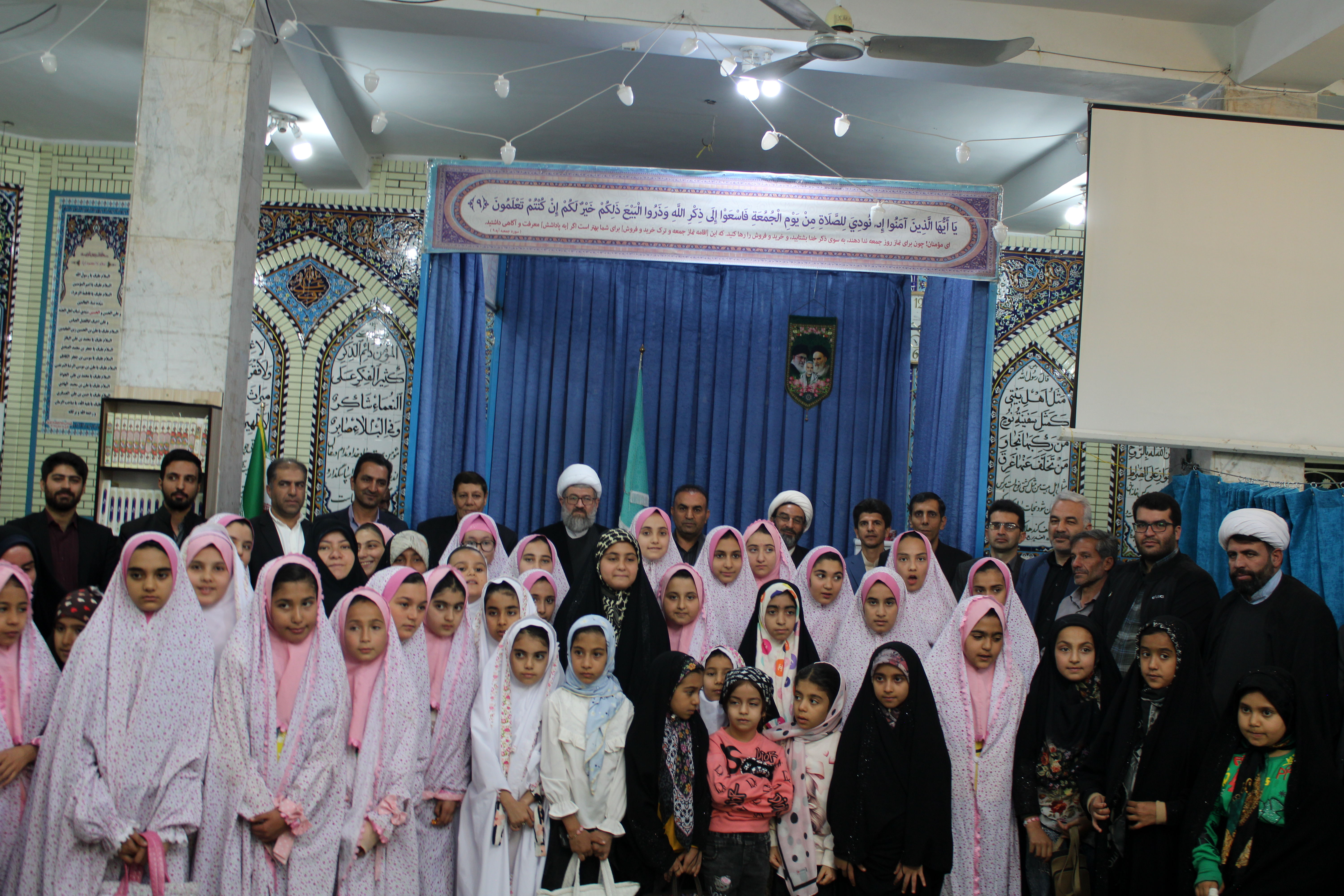 مدیرکل آموزش و پرورش استان در نماز جمعه شهربن