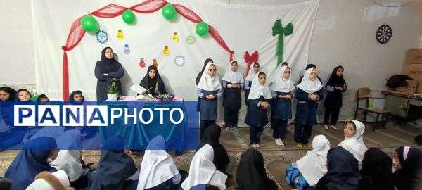 برگزاری جشن روز پدر در مدرسه شهید خاقانی شهرستان شیروان