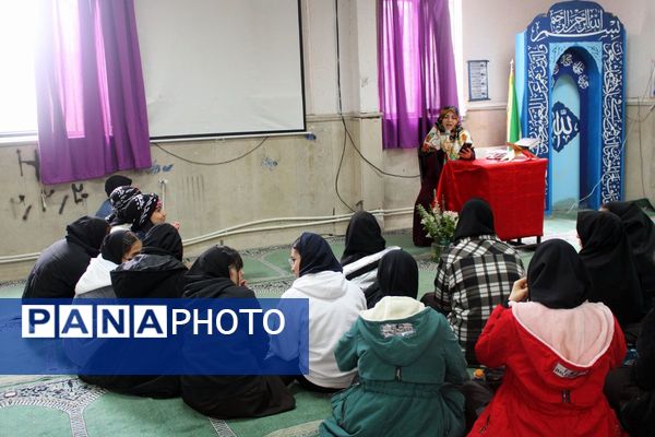 جشن و مولودی‌خوانی میلاد حضرت زهرا(س) در هنرستان آفرینش پردیس 