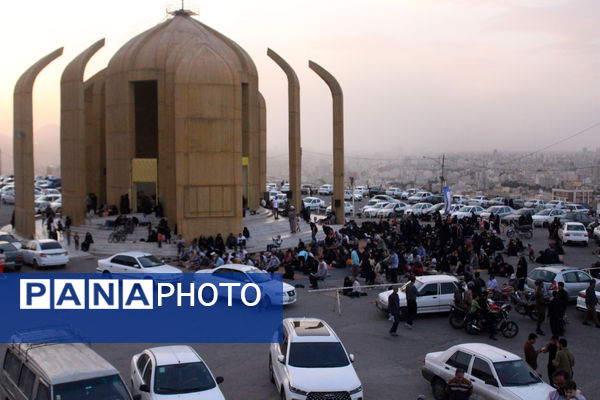زمزمه عاشقانه دعای عرفه در یادمان 14 شهید گمنام کوه خضر نبی(ع)