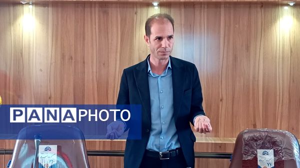 نشست توانمندسازی مدیران و مشاوران مدارس بن با محوریت پیشگیری از آسیبهای اجتماعی