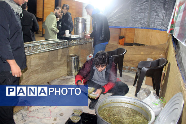 حال و هوای حضور نوجوانان در معراج الشهدای گمنام استان قم