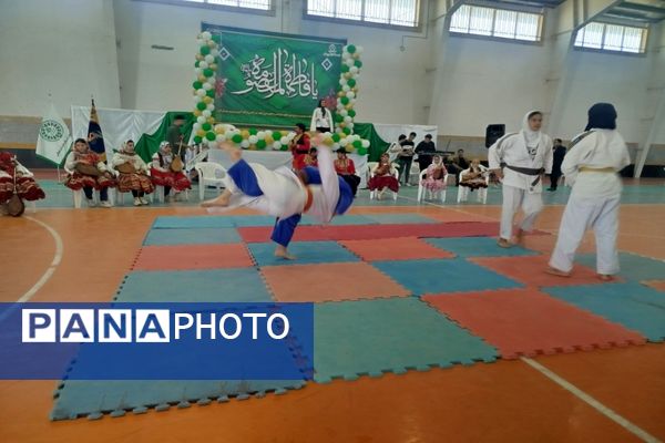 برگزاری جشن روز دختر در سالن کارگر فاروج