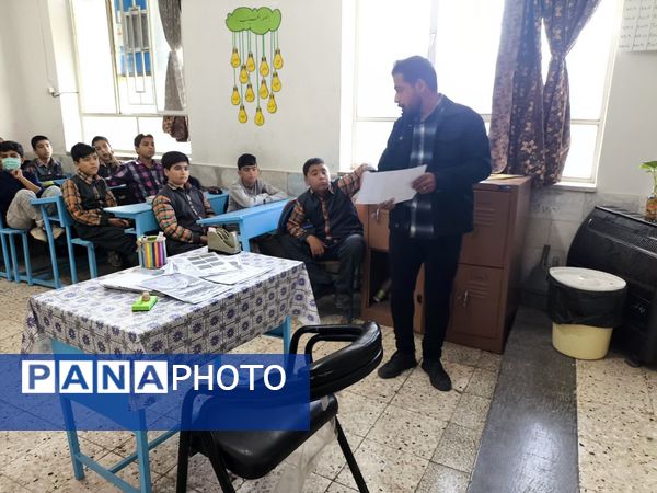 مسابقه درس‌هایی از قرآن گامی برای ترویج فرهنگ و سبک زندگی قرآنی در بین دانش‌آموزان دبستان شهید پسندیده فدافن