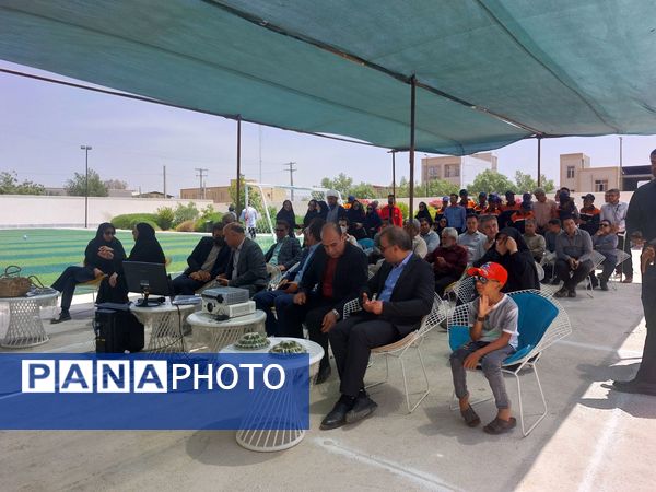 افتتاح زمین‌های فوتسال و بازی کودکان و والیبال پارک بانوان حاجی آباد  