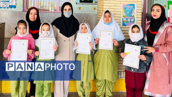 تقدیر از برگزیدگان ویژه‌برنامه هفته جهانی فضا در مدارس حاجی‌آباد