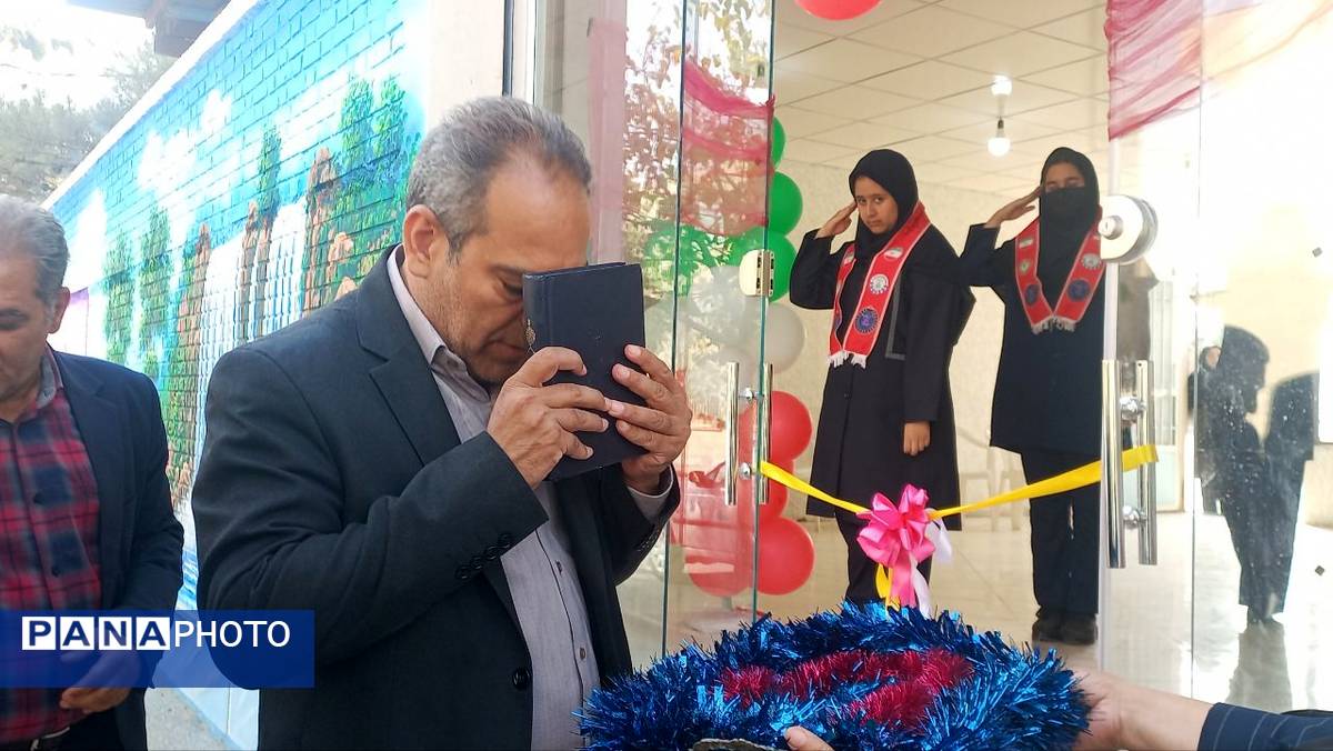 افتتاح واحد تجاری در دبیرستان فرهنگیان