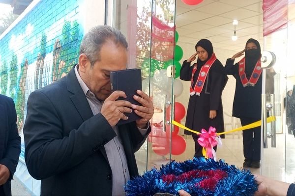 افتتاح واحد تجاری در دبیرستان فرهنگیان 
