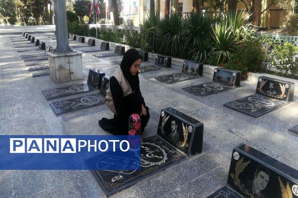 حضورپیشتازان دبیرستان شهید مجید دهنوی درگلزار شهدای بهشت فضل نیشابور