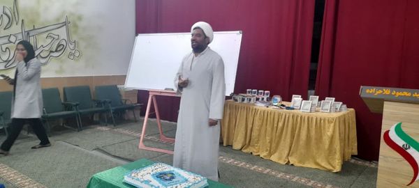 جشن قرآن در دبستان شهید فلاح‌زاده ابرکوه 