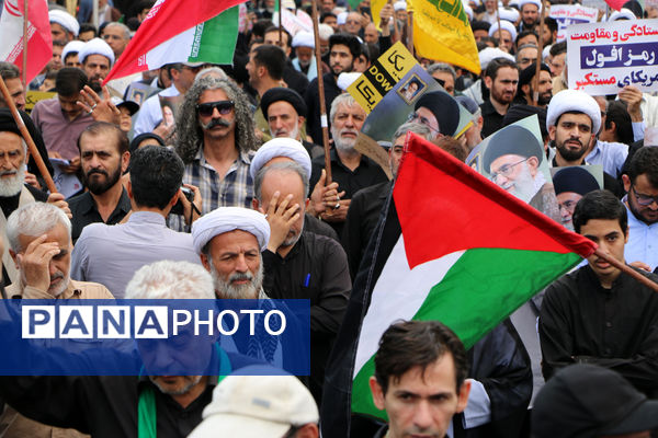 راهپیمایی نمازگزاران جمعه قم در محکومیت جنایات اردوگاه «النصیرات»