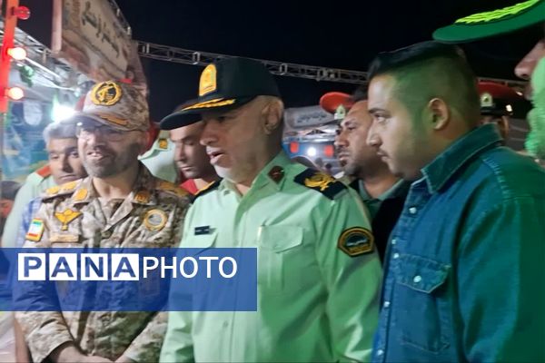 بازدید از نمایشگاه اسوه به‌مناسبت هفته دفاع مقدس در شیراز
