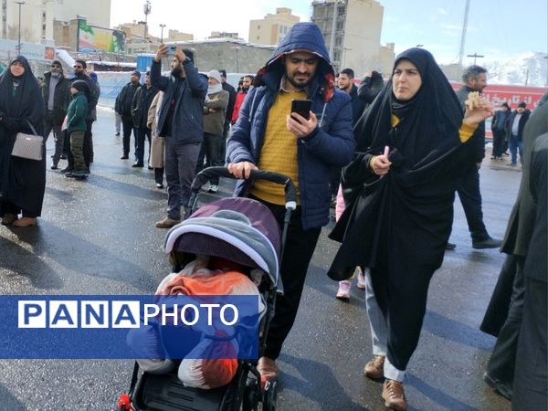 مردم مشهد در ۲۲ بهمن حماسه‌ای دیگر آفریدند