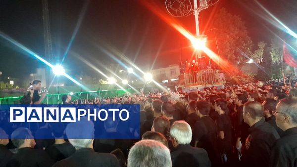 مراسم نخل‌گردانی شب عاشورا در حسینیه شهرک شهید فهمیده کرج