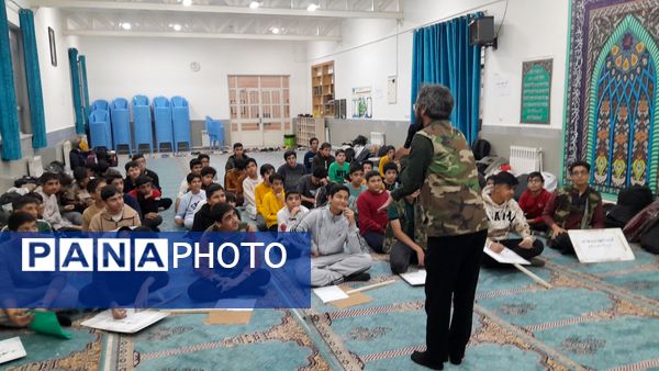 برپایی اردوی شبانه مقاومت در دبیرستان شهید بهشتی