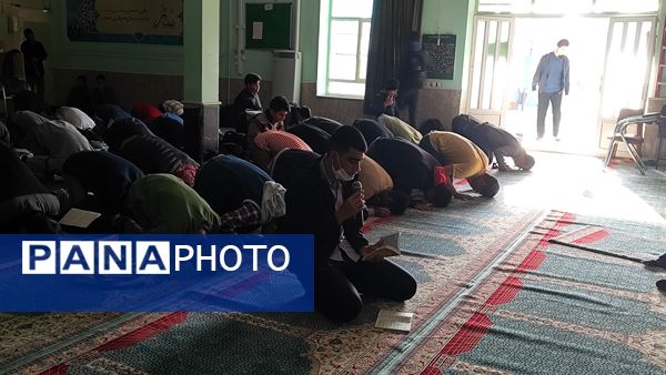 زیارت عاشورا در دبیرستان شاهد ابوذر غفاری 