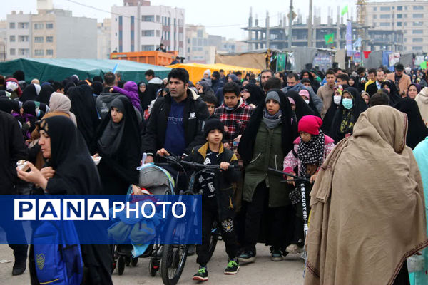 جلوه های حضور خادمان نوجوان در شادپیمایی مسجد جمکران