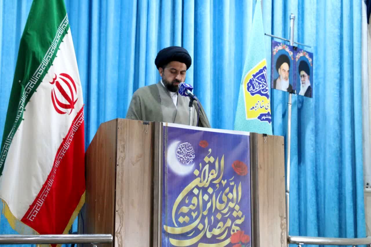 ماه مبارک رمضان زمانی برای ارتباط عمیق با قرآن و 
تعالی معنوی است