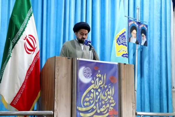 ماه مبارک رمضان زمانی برای ارتباط عمیق با قرآن و 
تعالی معنوی است