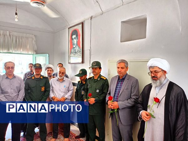 مسئولین کاشمر، غبار از مزار شهید خبرنگار برداشتند