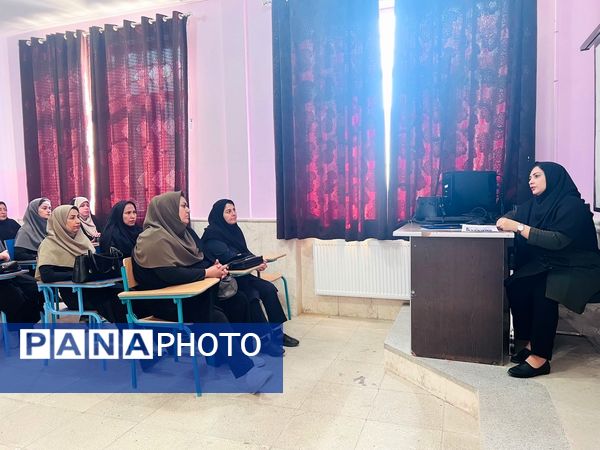 برگزاری روز اول کارگاه توانا با حضور جمعی از معلمان در سملقان