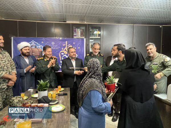 مدرسه‌ای که در هفته معلم رنگ افتخار گرفت