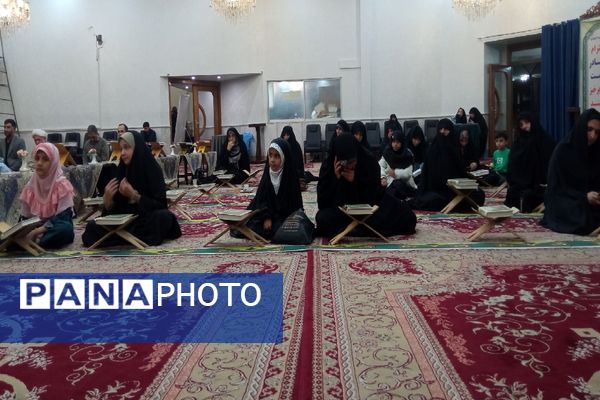  محفل انس با قرآن خانوادگی در دارالقرآن حضرت ولی عصر(عج) 