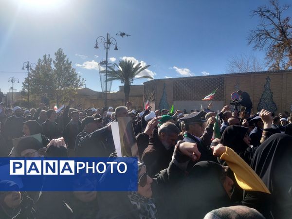 نهم دی تجلی غرور و اراده مردم ایران