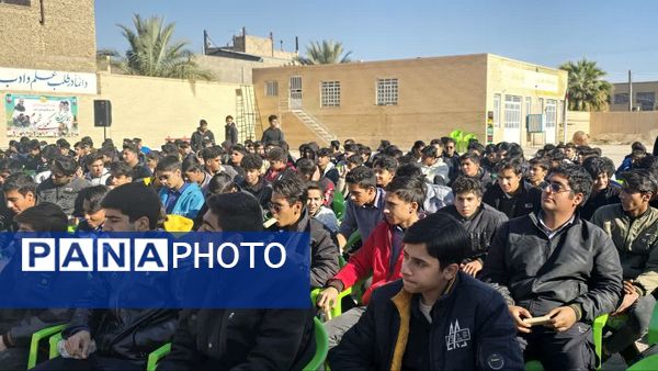 جلوه‌ای ماندگار از ارادت دانش‌آموزان بافق به شهدا