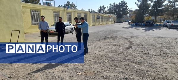 مسابقه طناب کشی و تیراندازی با تفنگ بادی در زاوه