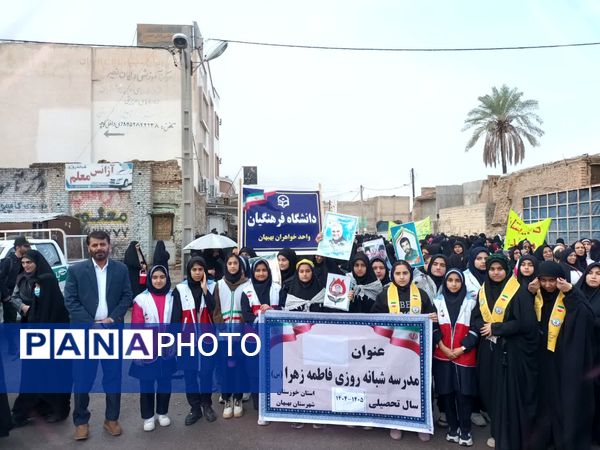 راهپیمایی 9 دی در بهبهان؛ فرهنگیان و دانش‌آموزان با آرمان‌های انقلاب تجدید بیعت کردند