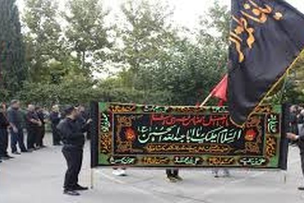 محرم، جلوه‌ای باشکوه از عشق و مقاومت در میان مردم است