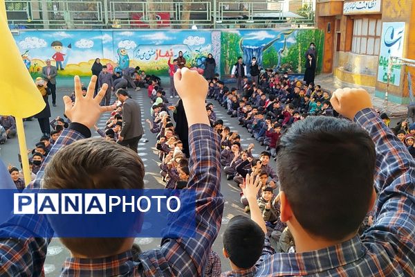 طنین مهر علوی در مدارس پیشوا؛ گرامیداشت میلاد مولود کعبه و روز پدر
