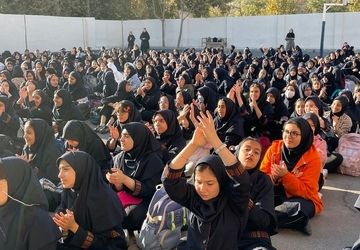 جشن ولادت حضرت زینب(س) و روز پرستار در دبیرستان شهید تیمسار فلاحی کرج