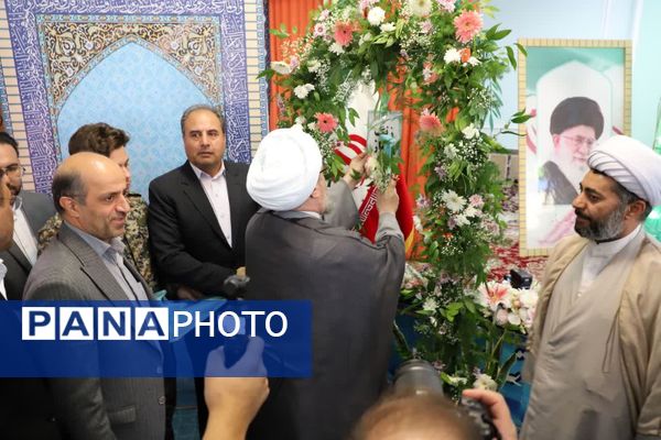 آیین نواخته شدن زنگ نماز در مدارس آذربایجان شرقی با حضور معاون آموزش متوسطه وزارت آموزش و پرورش